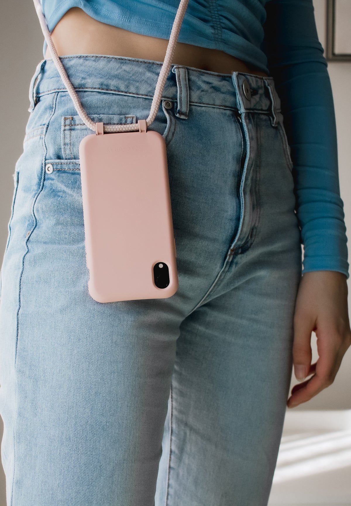 iPhone 6/6S/7/8/SE (2020 & 2022) ROSÉ PINK CASE + ROSÉ PINK CORD