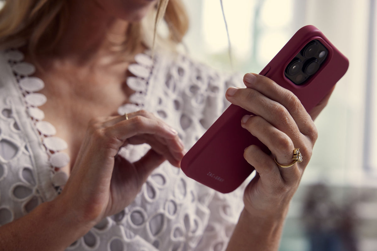 iPhone 14 Plus RASPBERRY RED CASE - MAGSAFE