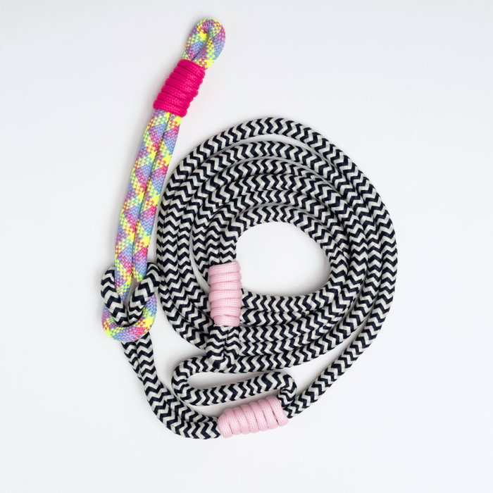 ELECTRIC BLOOM KNOTTED CORD