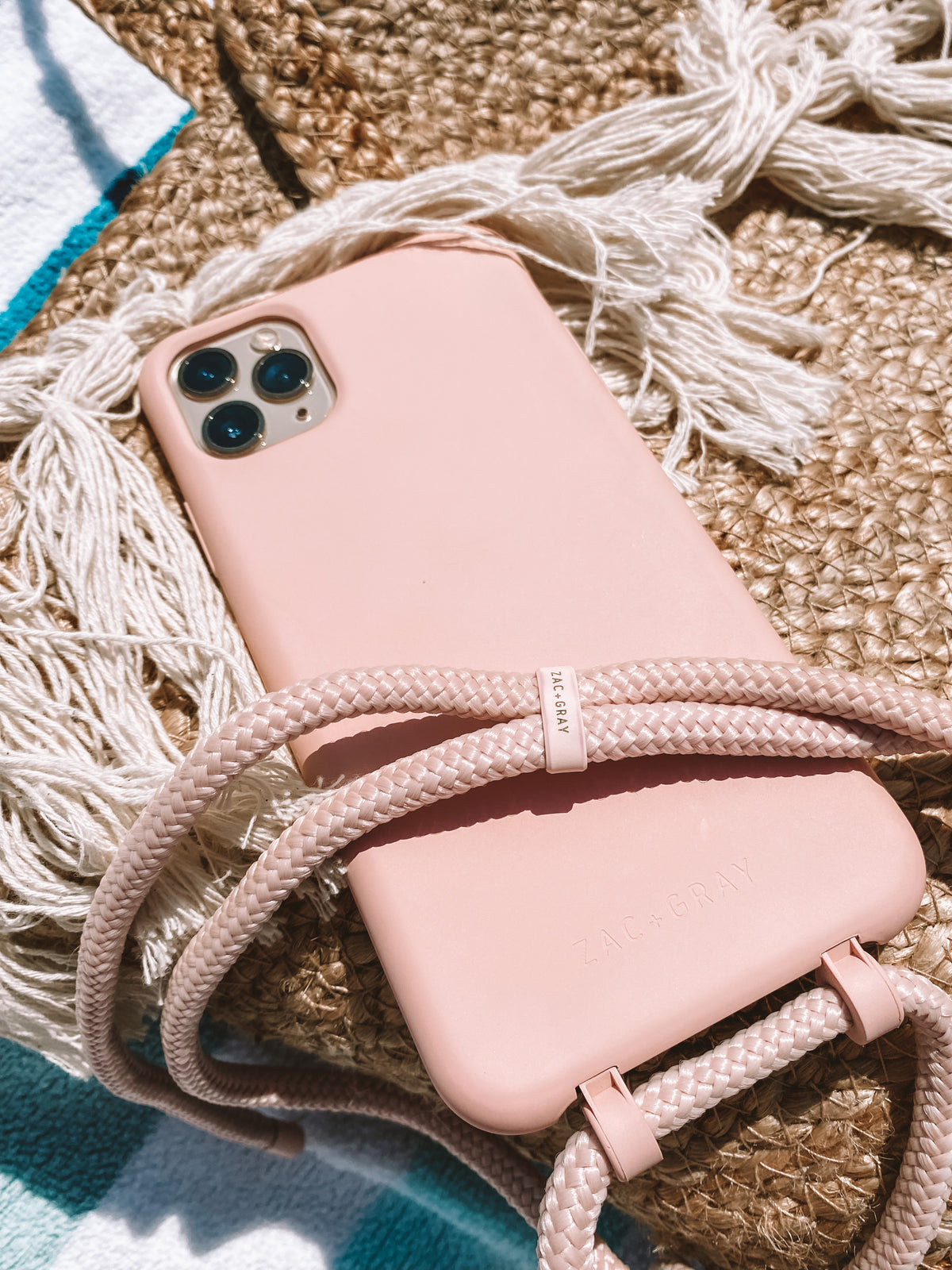 iPhone 6 Plus / 6s Plus / 7 Plus / 8 Plus ROSÉ PINK CASE + ROSÉ PINK CORD